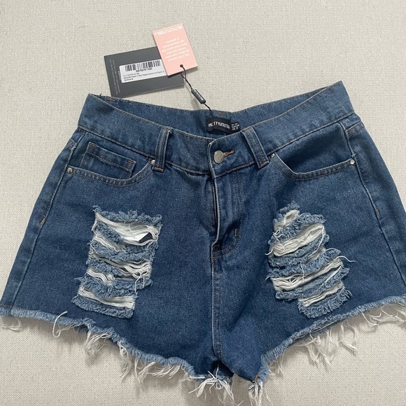 Pretty Little Thing cut-off Jean shorts - Picture 3 of 4
